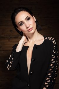 Cristina Pasaroiu 